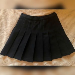 Black pleated skirt